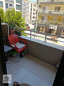 KARŞIYAKA YALI'DA MÜKEMMEL KONUMDA, BAKIMLI ÇİFT CEPHE 2+1 DAİRE