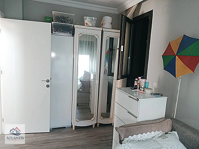 URLA KENT SİTESİNDE ÖNÜ AÇIK DENİZ MANZARALI ACİL SATILIK VİLLA