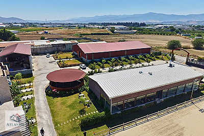 İzmir Menemen'de Satılık Binicilik Tesisi ve Çiftlik - 14.625 m²