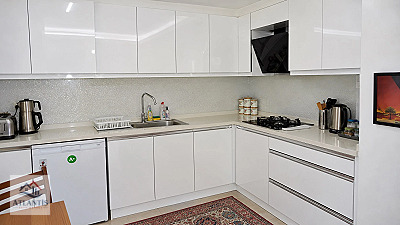 BOSTANLI'DA YENİ BİNADA 140 M² GENİŞ VE KULLANIŞLI SATILIK DAİRE