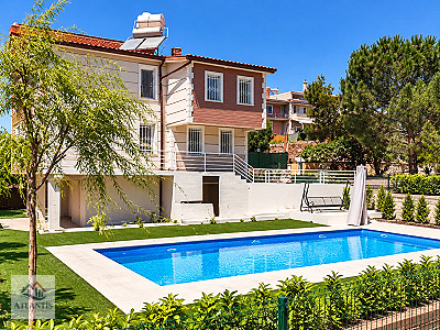 GÜZELBAHÇE ÇAMLIDA ÖZEL HAVUZLU 646 M² ARSA İÇİNDE 4+1  MÜSTAKİL VİLLA