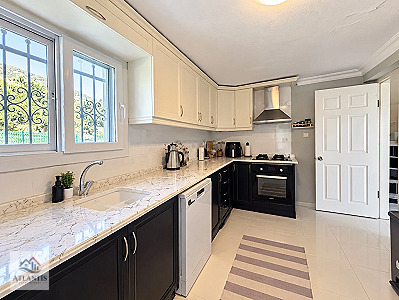 GÜZELBAHÇE ÇAMLIDA ÖZEL HAVUZLU 646 M² ARSA İÇİNDE 4+1  MÜSTAKİL VİLLA